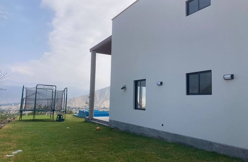 Independencia House | Hermosa y Grande Casa de Campo con Vista Increíble al Valle de Cieneguilla