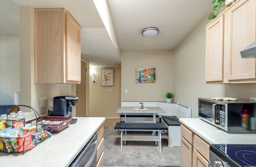 Dietz Condo | Hike, Swim & Shop: Tucson Condo w/Balcony
