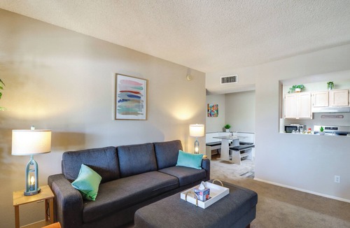 Dietz Apartment | Hike, Swim & Shop: Tucson Condo w/Balcony