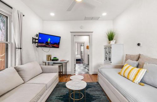 Iron Horse Historic District House | Historic 1 bedroom located near The U of A