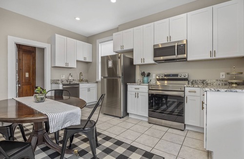St. Louis House | Historic Cozy Forest Park Home @ Perfect Family Getaway near Downtown