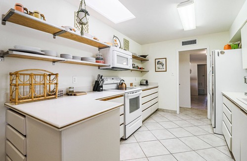 Glendale House | Historic Glendale Home with Huge Yard! Minutes from Shopping
