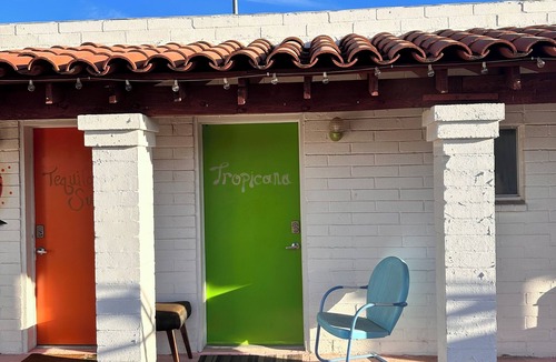 Tucson Hotel | Historic Motel Room in Tucson with WiFi, AC "Tropicana"