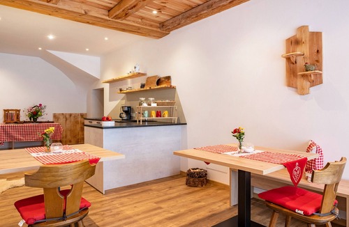 Fie allo Sciliar Apartment | Holiday Apartment "Oberpatiglhof - Lukas" with Mountain View, Shared Terrace & Wi-Fi