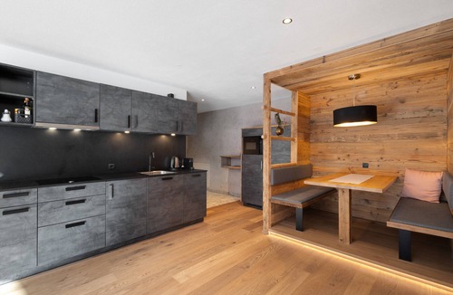 Selva dei Molini Apartment | Holiday Apartment 'Chalet-Suite Wasser' with Mountain View, Private Terrace and Wi-Fi