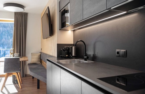 Selva dei Molini Apartment | Holiday Apartment 'Chalet-Suite Wiese' with Mountain View, Private Terrace and Wi-Fi