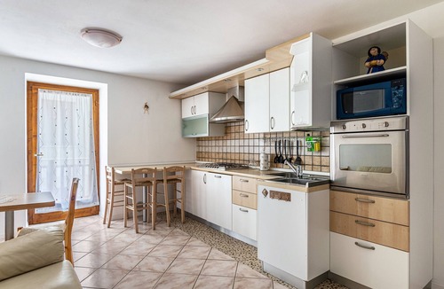 Baselga di Pine Apartment | Holiday Apartment 'Appartamento Lucia' with Private Balcony & Wi-Fi
