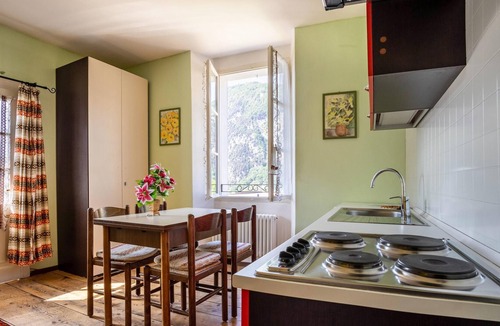 Canale di Tenno Apartment | Holiday Apartment "Agritur Tenno" with Balconies & Garden View