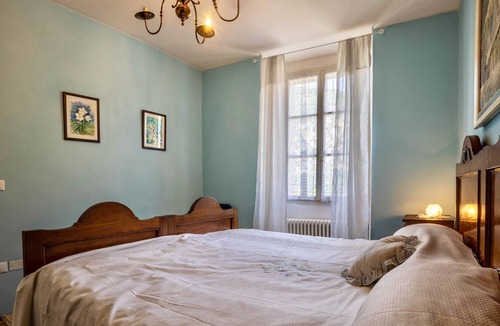 Canale di Tenno Apartment | Holiday Apartment "Agritur Tenno" with Balconies & Garden View