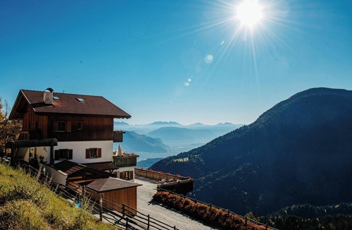Foiana Apartment | Holiday Apartment 'Andreas - Gallhof' with Mountain View, Private Terrace and Shared Garden