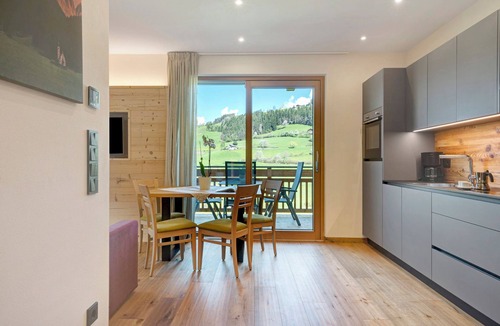 Villnoss Apartment | Holiday Apartment 'Baumannhof Apartment Aria' with Mountain View, Shared Terrace and Wi-Fi
