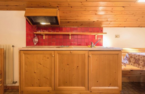 Alba Apartment | Holiday Apartment Casa Lorenz 4 with Mountain View, Wi-Fi and Garden