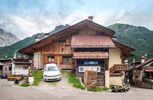 Canazei Apartment | Holiday Apartment "Cesa San Florian Apartment 2" with Mountain View & Wi-Fi