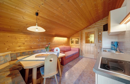 Ultimo Apartment | Holiday Apartment 'Dachwohnung' with Mountain View, Shared Terrace and Wi-Fi
