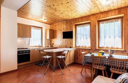 Pinzolo Apartment | Holiday Apartment "Dolomiti di Brenta" with Mountain View, Garden & Wi-Fi