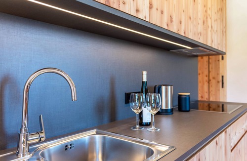 Petersberg Apartment | Holiday Apartment Hof im Thal Apt Linde with Mountain View, Balcony & Wi-Fi