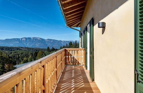 Petersberg Apartment | Holiday apartment Hof im Thal Apt Lärche with Mountain View, Balcony & Wi-Fi
