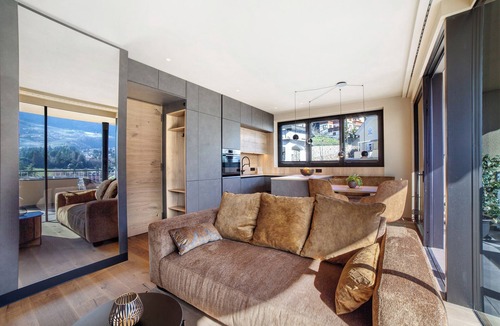 Merano Apartment | Holiday Apartment 'Levita Living Wolke' with Mountain View and Private Terrace
