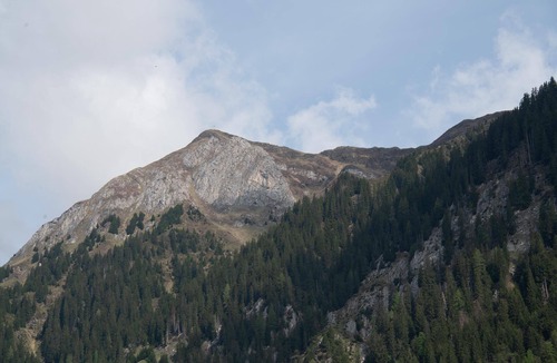 Racines Apartment | Holiday Apartment 'Miramor Kollina' with Mountain View, Shared Garden & Wi-Fi