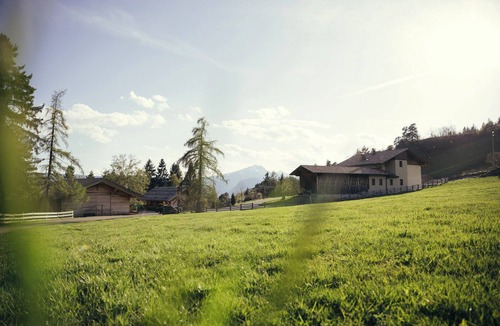 Verano Apartment | Holiday Apartment "Obertimpflerhof Rosi" with Mountain View, Balcony & Wi-Fi