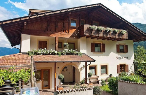 Lagundo Apartment | Holiday Apartment Rasnerhof - Tschigat with Mountain View, Balcony & Wi-Fi