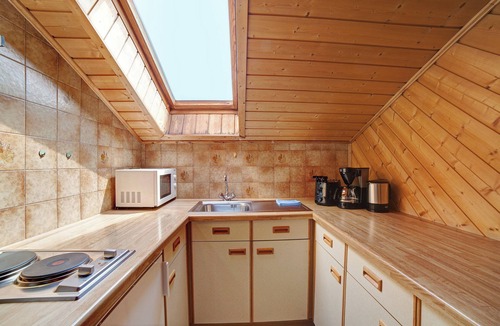 Caines Apartment | Holiday Apartment 'Sankt Corbinian 8' with Mountain View, Balcony and Shared Garden