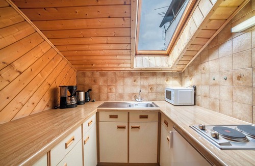 Caines Apartment | Holiday Apartment 'Sankt Corbinian 9' with Mountain View, Balcony, Shared Garden & Wi-Fi