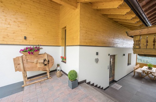 Verano Apartment | Holiday Apartment "Thymian - Kuenhof" with Mountain View, Wi-Fi, Garden & Sauna