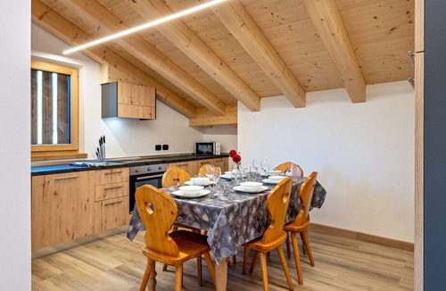 Soraga Apartment | Holiday Apartment "Tobià De Pit" with Mountain View, Balcony & Wi-Fi