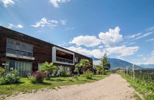 Cermes Apartment | Holiday Apartment Vitus with Mountain View, Wi-Fi, Garden & Terrace