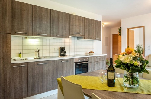 Berg/Monte Apartment | Holiday Apartment "Weingut Lahn Zu Eppan Apt Garten" with Mountain View, Private Garden and Whirlpool