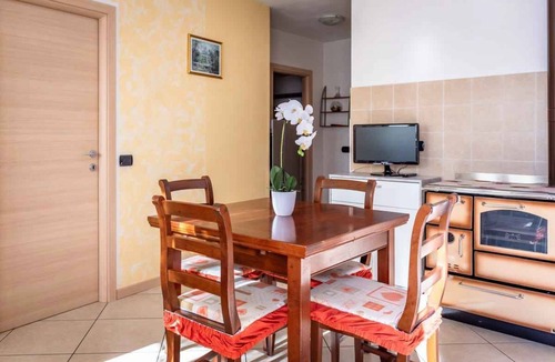 Pannone Apartment | Holiday apartment with internet and balcony with valley view