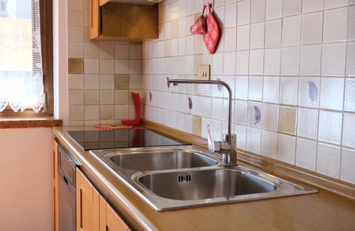 Penia House | Holiday Home 'Appartamento Madiai' with Shared Terrace