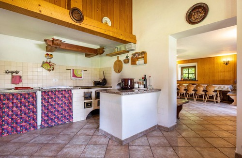 Borgo Lares Cabin | Holiday Home 'Cechin' with Mountain View, Private Garden and Balcony