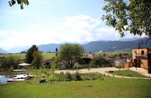Sarnonico House | Holiday Home ‘Landhaus Silene’ in South Tyrol-Trentino with Mountain View