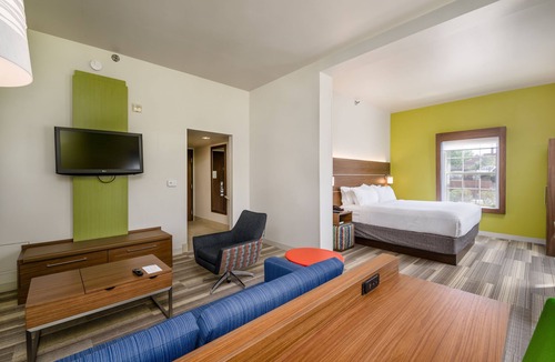 South Mountain Hotel | Holiday Inn Express Hotel & Suites Phoenix-Airport by IHG