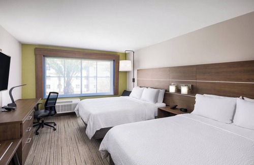 Gilbert Hotel | Holiday Inn Express & Suites Phoenix East - Gilbert by IHG