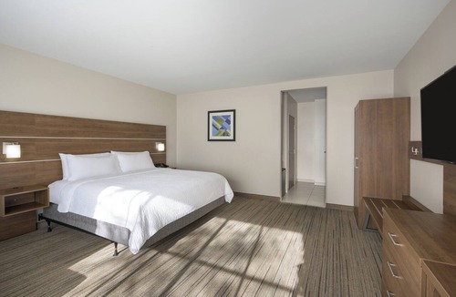 Gilbert Hotel | Holiday Inn Express & Suites Phoenix East - Gilbert by IHG