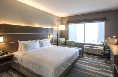 Deer Valley Hotel | Holiday Inn Express & Suites Phoenix North - Happy Valley by IHG