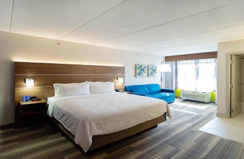 Tempe Hotel | Holiday Inn Express & Suites Tempe by IHG