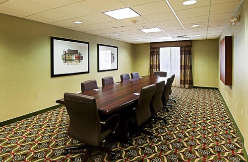 Glendale Sports and Entertainment District Hotel | Holiday Inn Express & Suites Phoenix Glendale Dist by IHG