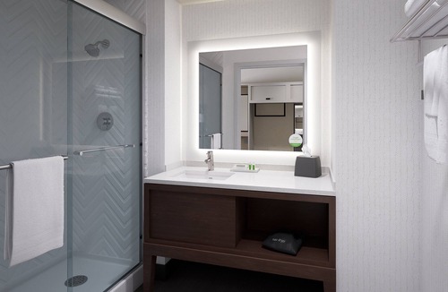 Glendale Hotel | Holiday Inn Glendale - Stadium & Ent Dist by IHG