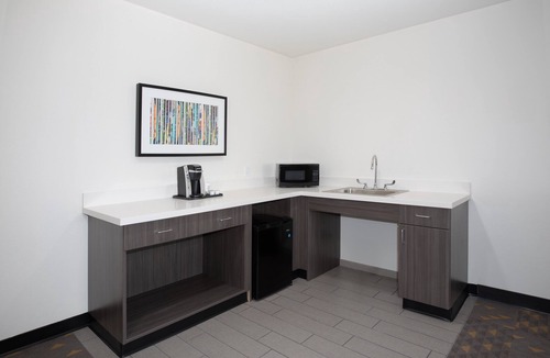 Glendale Hotel | Holiday Inn Glendale - Stadium & Ent Dist by IHG