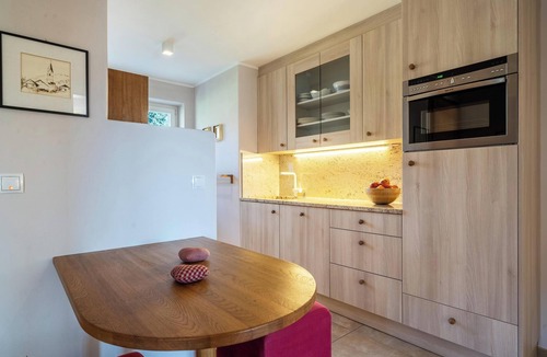 Verano Apartment | Holiday Apartment 'Alber - Hias' with Private Terrace & Wi-Fi