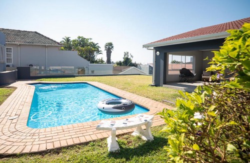 Durban North Apartment | Holmpark Retreat - Two Private Cottages Central Durban North