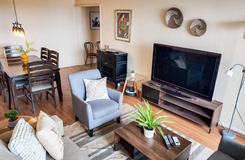Apoquindo Apartment | HOM ELITE I 3D2B I AA I Metro Manquehue I Parking