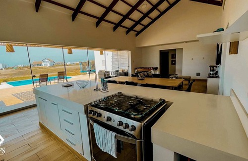 Centro Poblado Canyar House | HOP COCOA hermosa playa Chincha