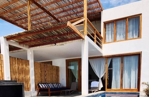 Punta Sal Villa | HOP KAI Hermosa Casa de Playa en Punta Sal