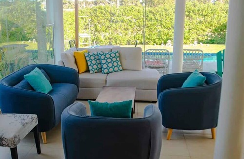 Centro Poblado Canyar Villa | HOP Mykonos: Classic Style & Fun by the Sea
