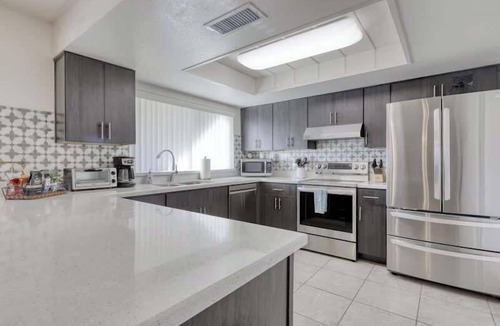Roadrunner Estates East House | HOT Deals Beautiful Pool Desert Retreat